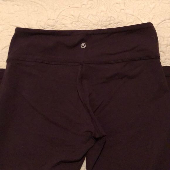 COPY - Dark purple cropped Wunder Under leggings - Picture 4 of 4